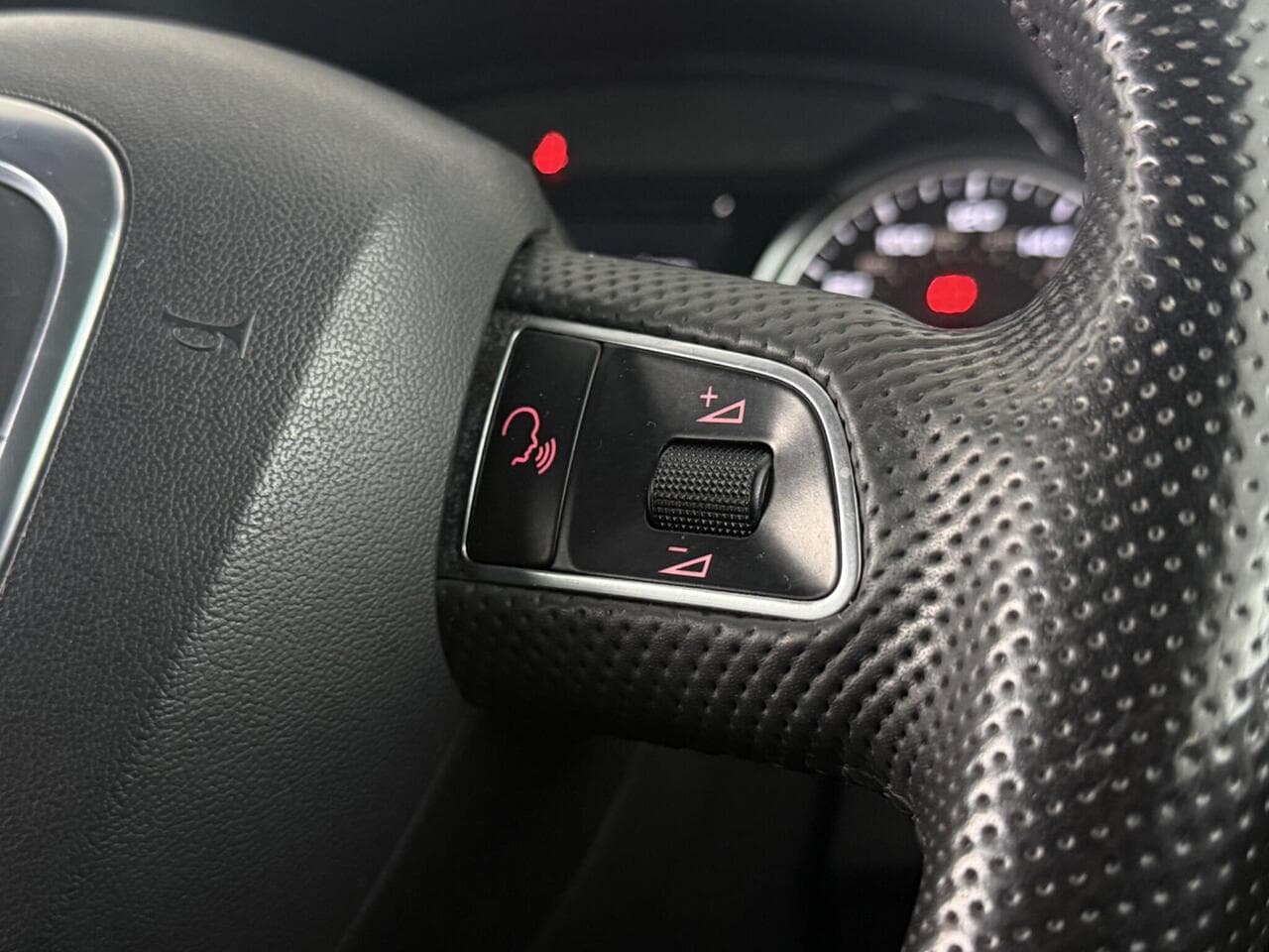 Audi Q5 thumbnail Misc Controls