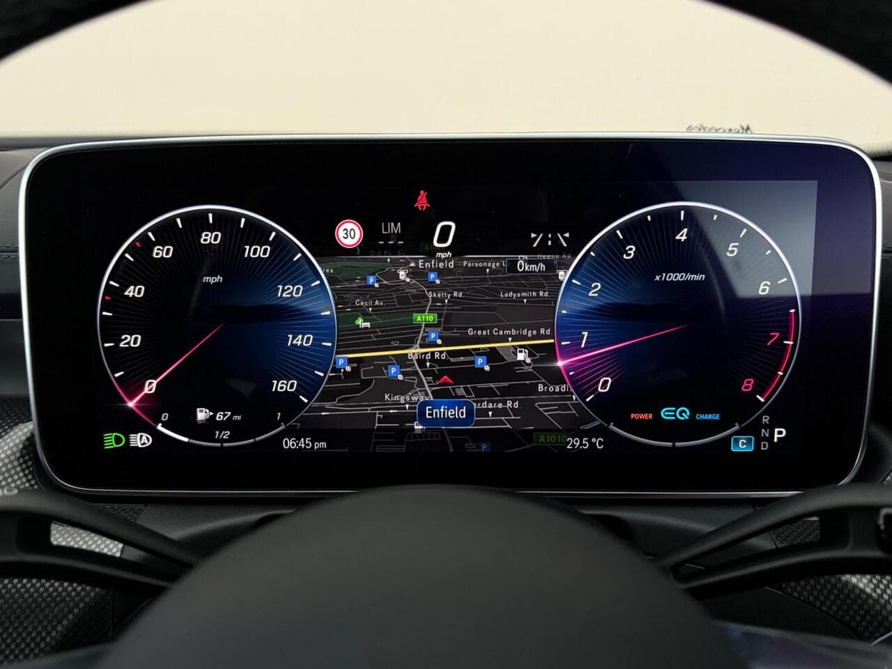 Mercedes-Benz C Class thumbnail Driver Instruments