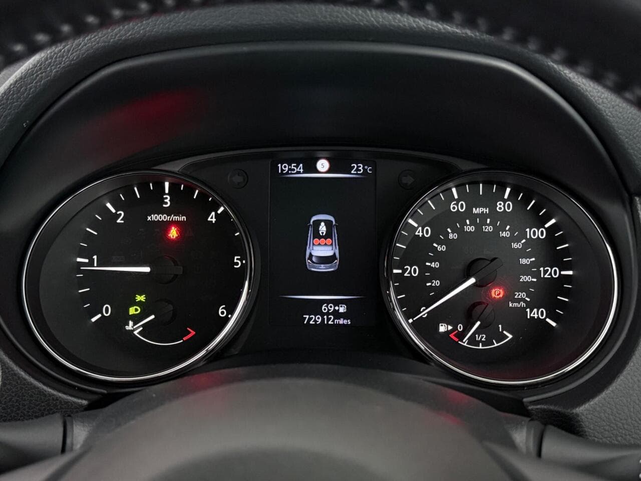 Nissan X-Trail thumbnail Driver Instruments
