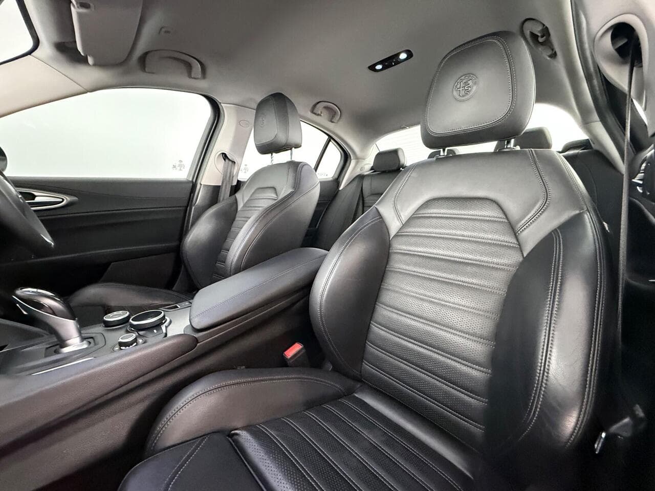 Alfa Romeo Giulia thumbnail Seat Front Passenger