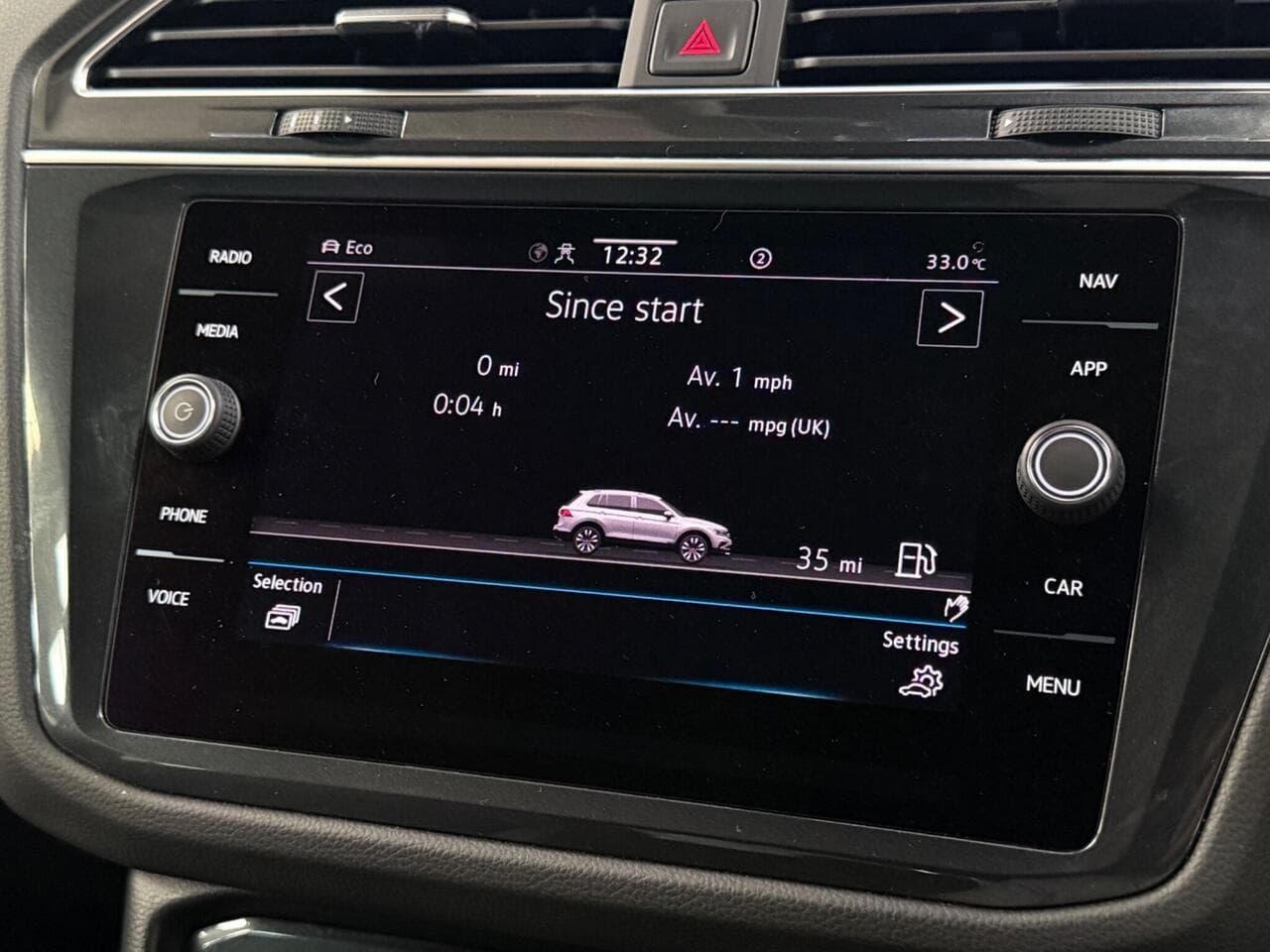 Volkswagen Tiguan thumbnail Infotainment System