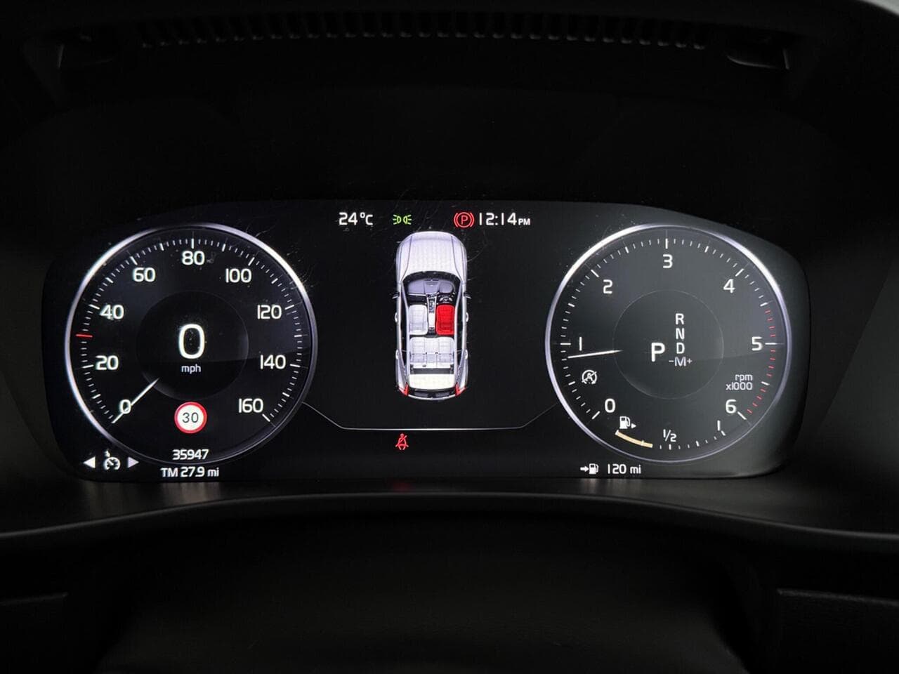 Volvo XC40 thumbnail Driver Instruments