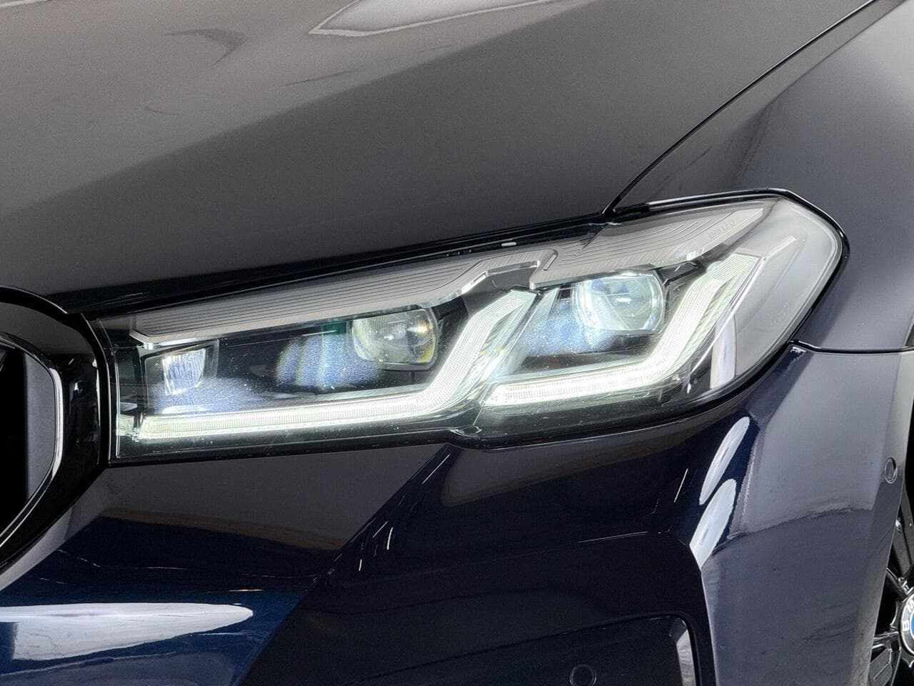 BMW 5 Series thumbnail Lights Front