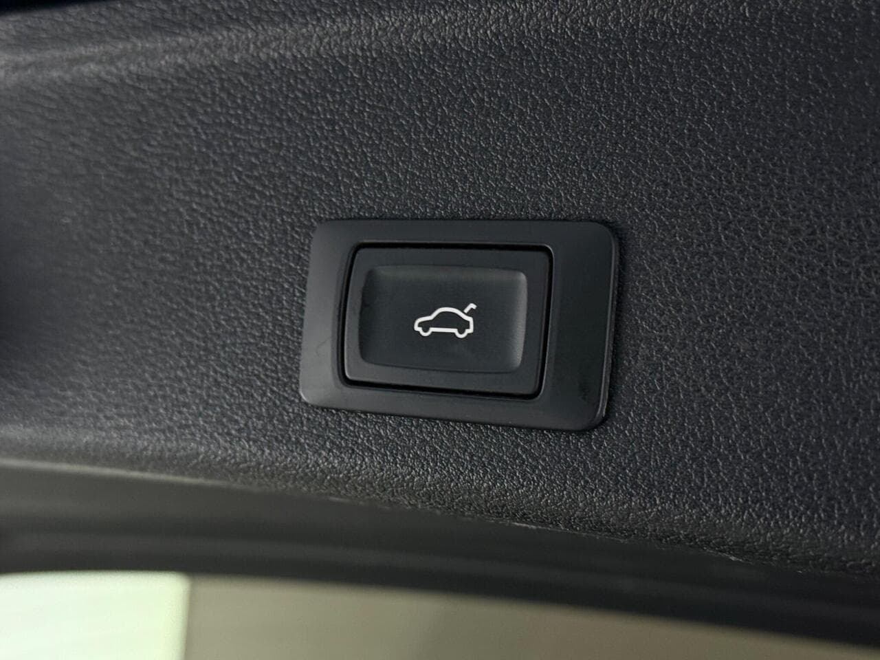 Audi A4 Avant thumbnail Misc Controls