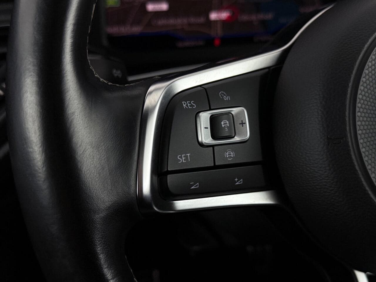 Volkswagen T-Roc thumbnail Misc Controls