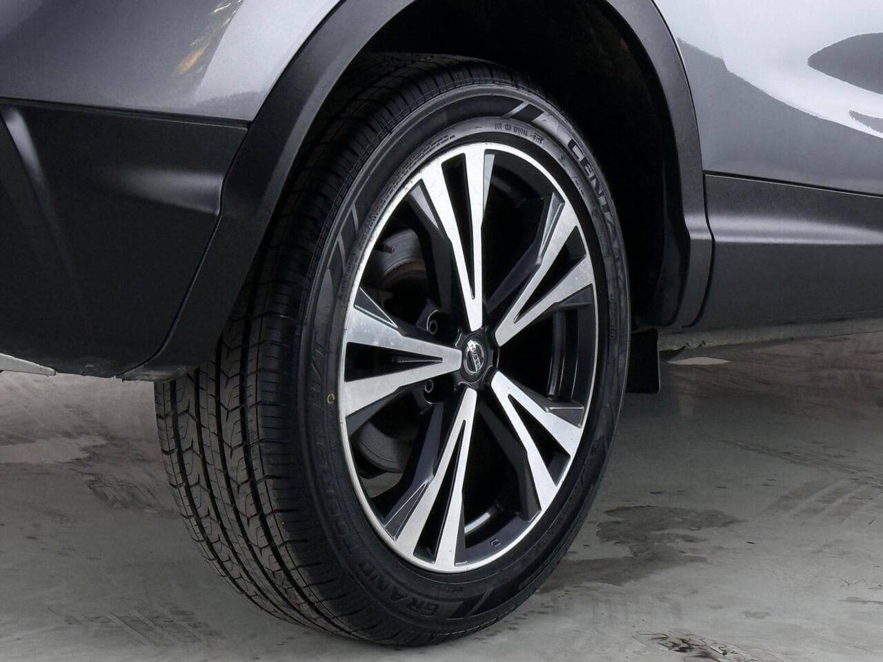 Nissan Qashqai thumbnail Wheel