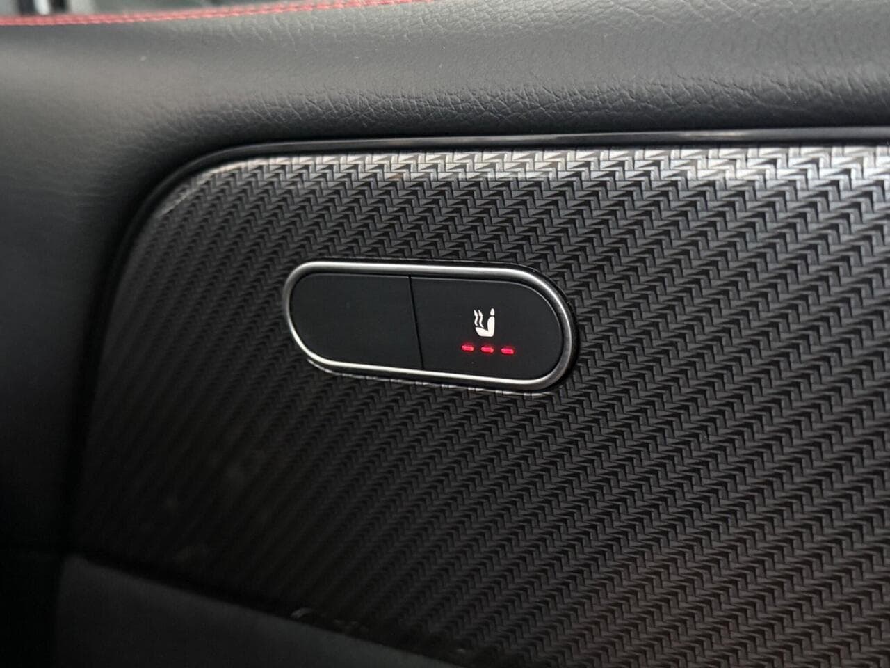 Mercedes-Benz GLB thumbnail Misc Controls
