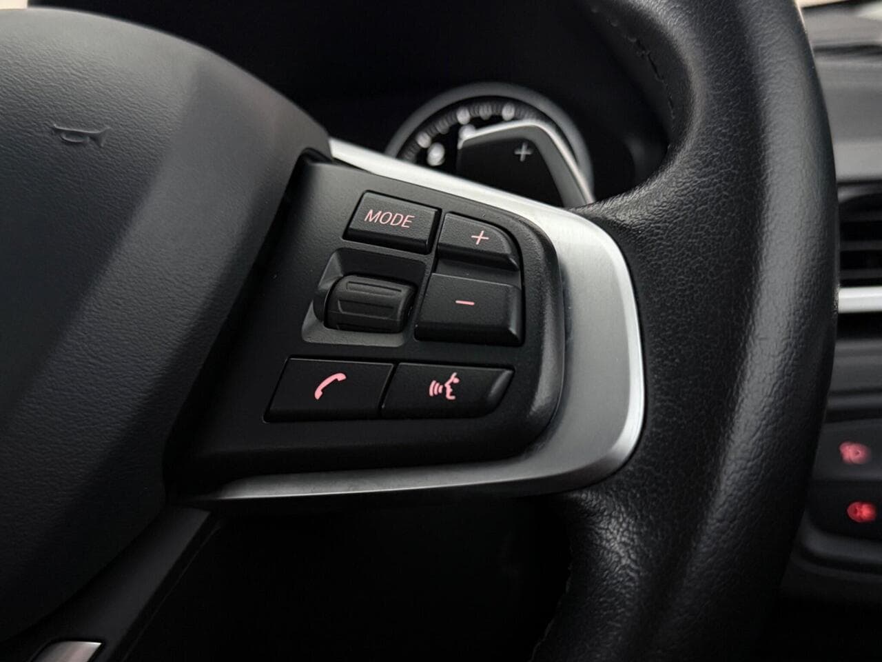 BMW X2 thumbnail Misc Controls