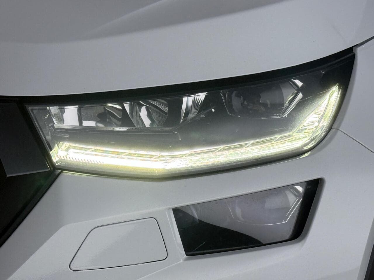 Skoda Kodiaq thumbnail Lights Front