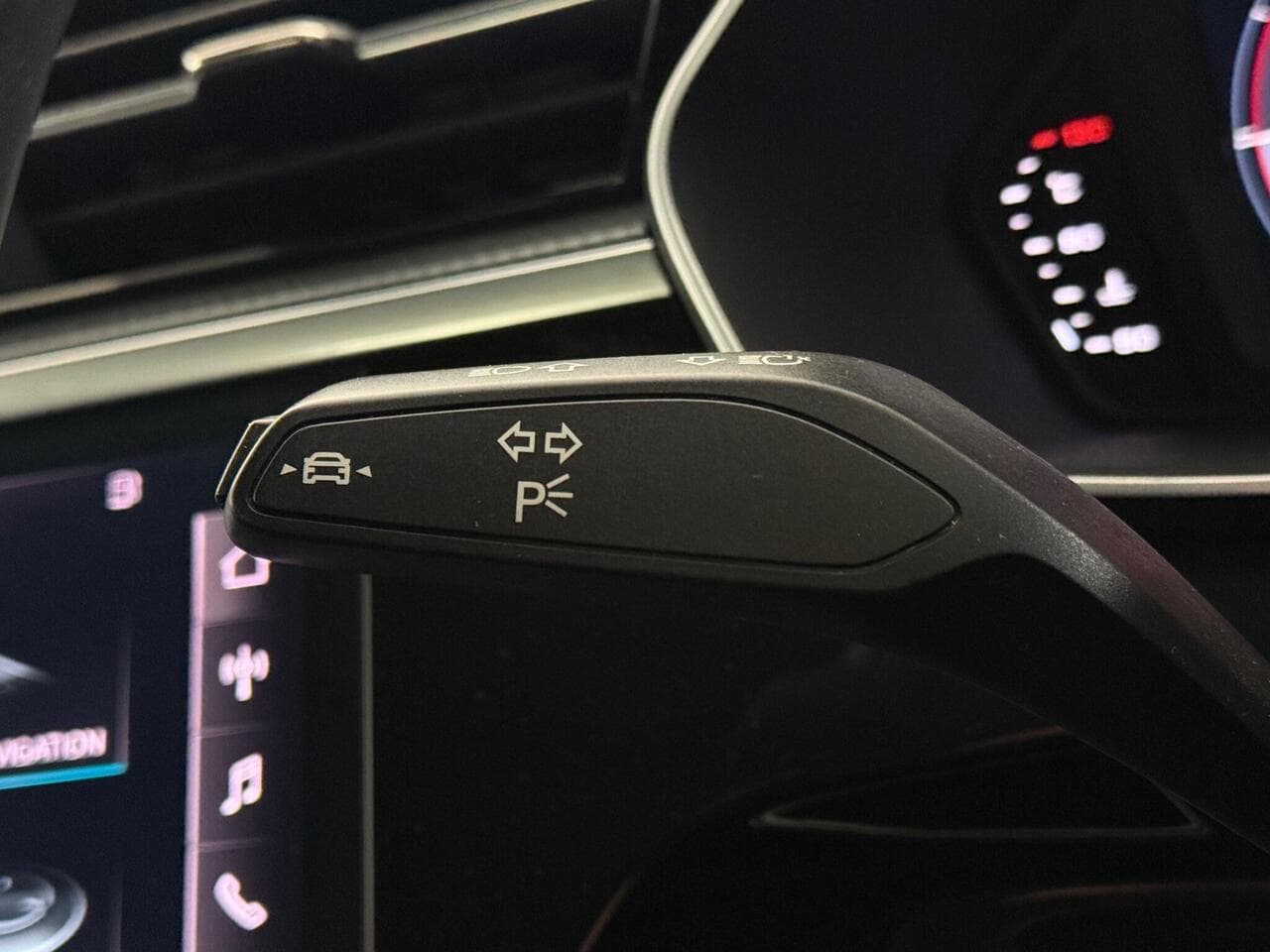 Audi Q3 thumbnail Misc Controls
