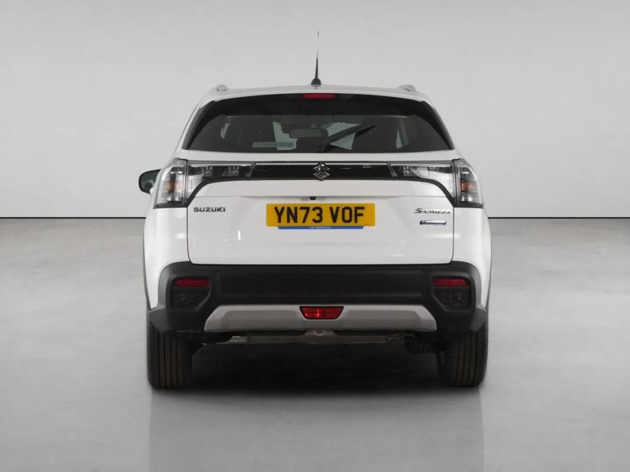 Suzuki S-Cross thumbnail Rear