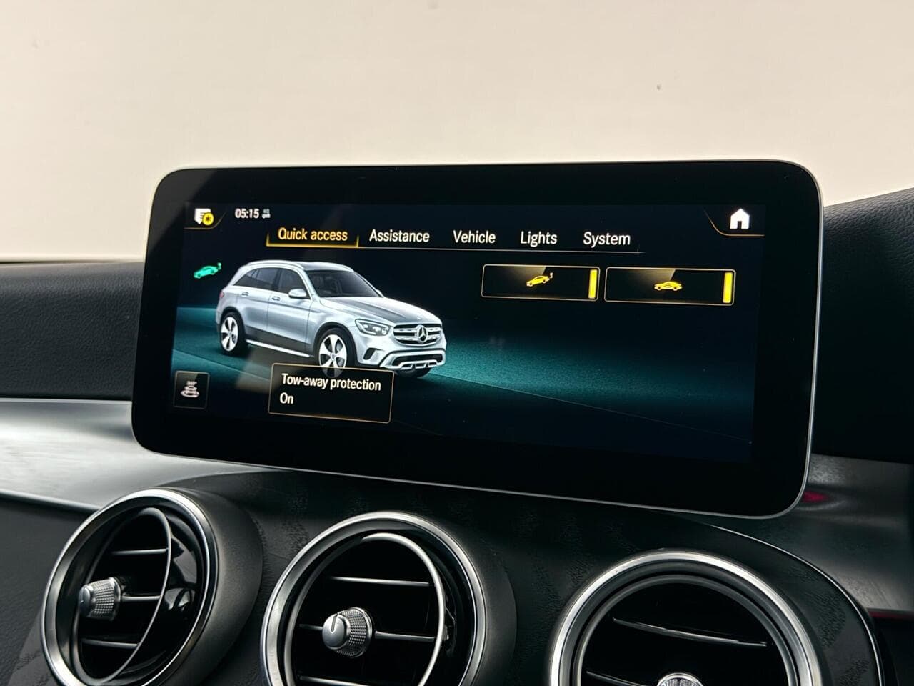 Mercedes-Benz GLC thumbnail Infotainment System