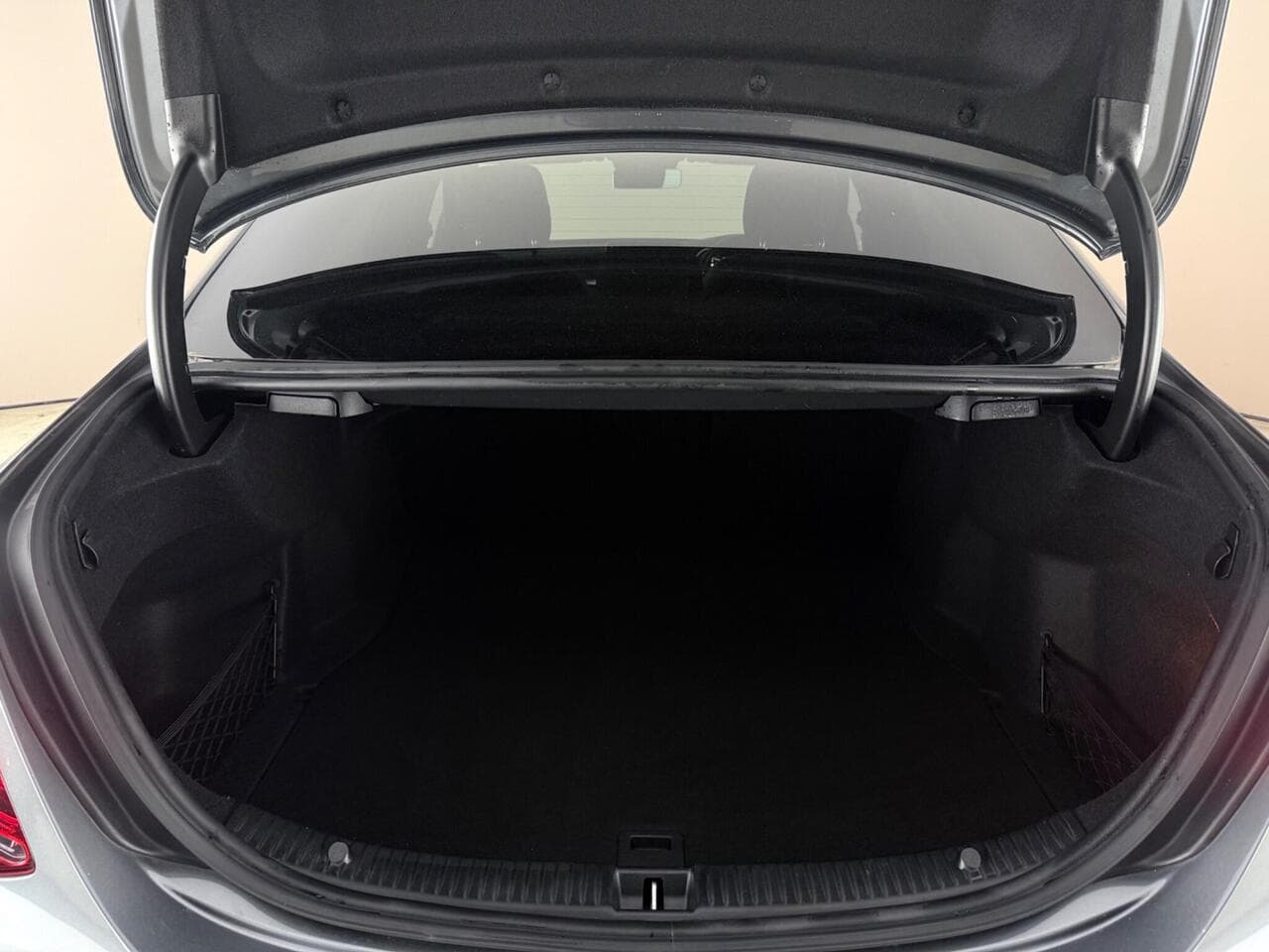 Mercedes-Benz C Class thumbnail Boot