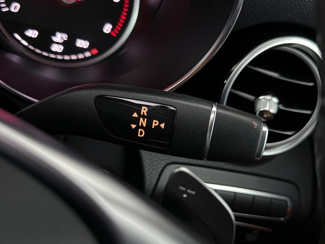 Mercedes-Benz GLC thumbnail Misc Controls