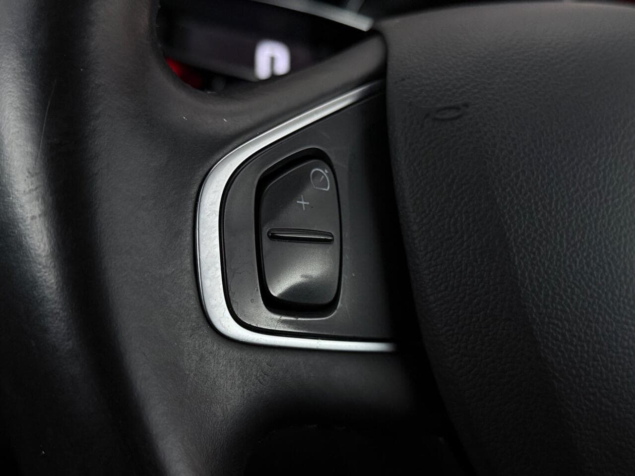 Renault Clio thumbnail Misc Controls
