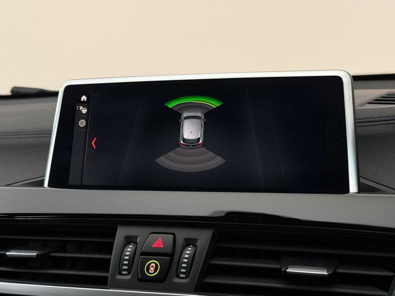 BMW X2 thumbnail Infotainment System