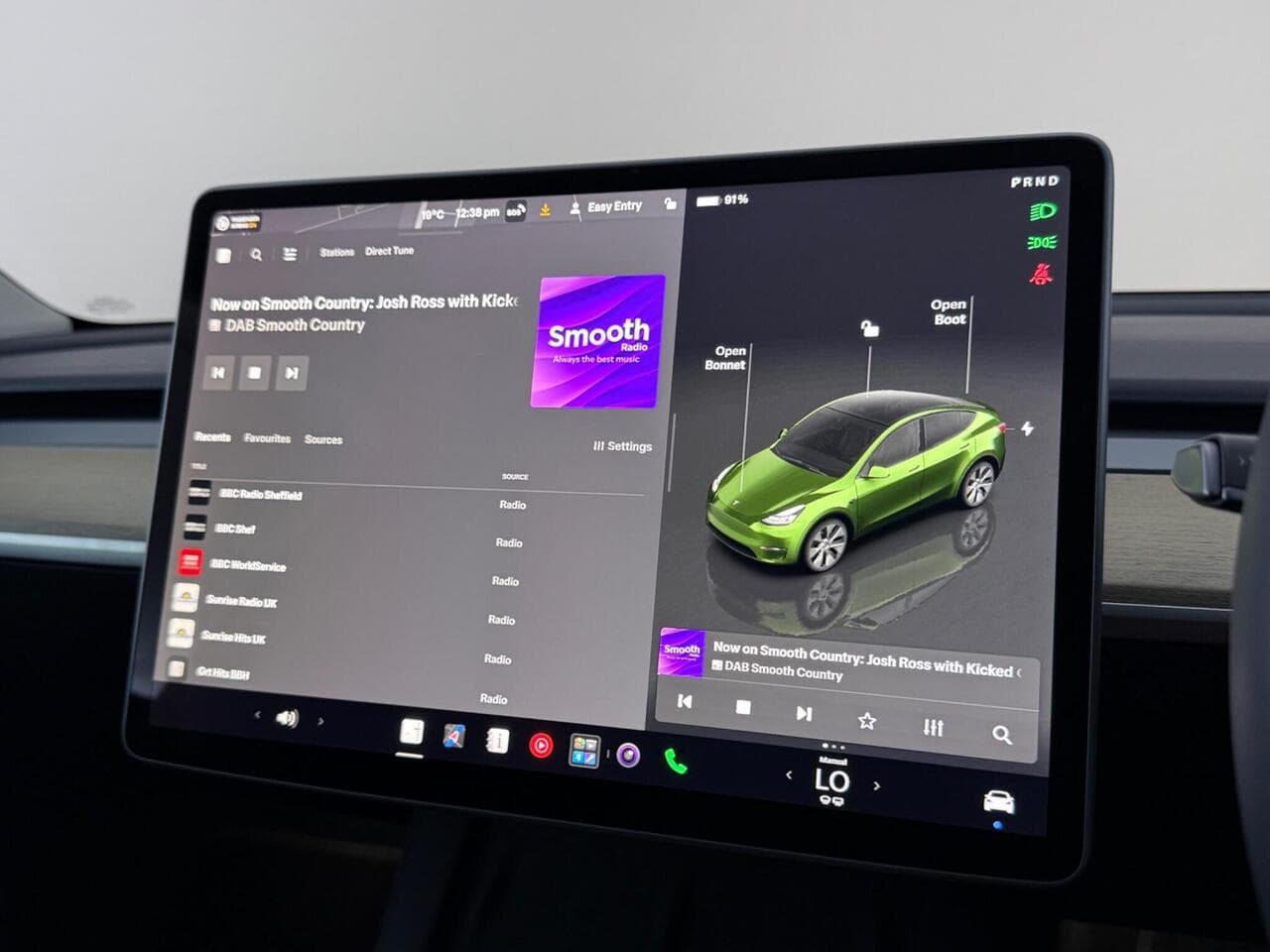 Tesla Model Y thumbnail Infotainment System