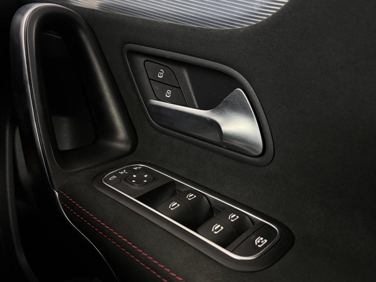 Mercedes-Benz A Class thumbnail Misc Controls