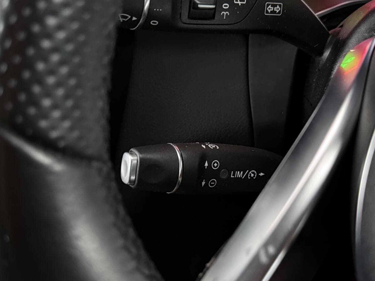 Mercedes-Benz GLC thumbnail Misc Controls