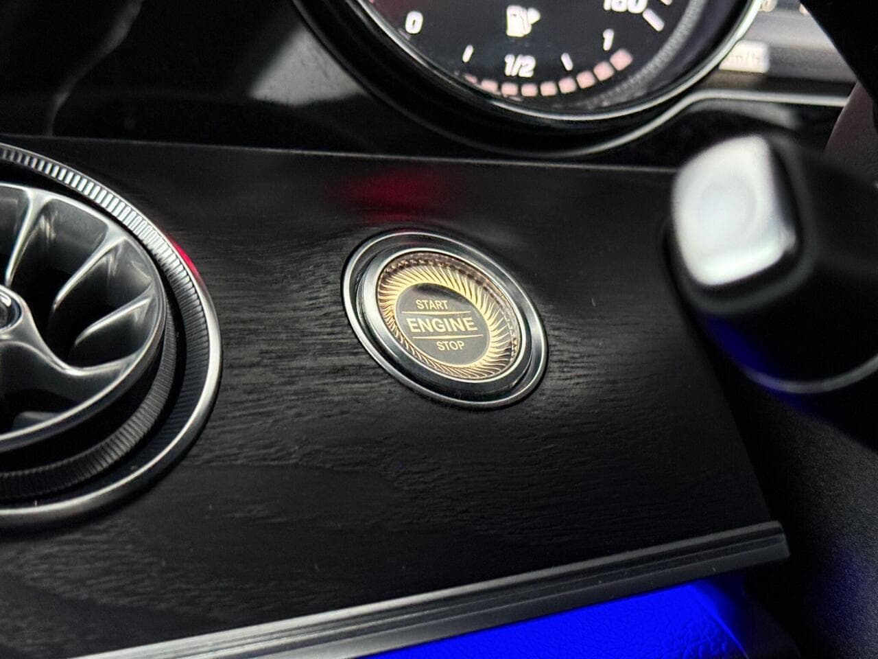 Mercedes-Benz E Class thumbnail Misc Controls