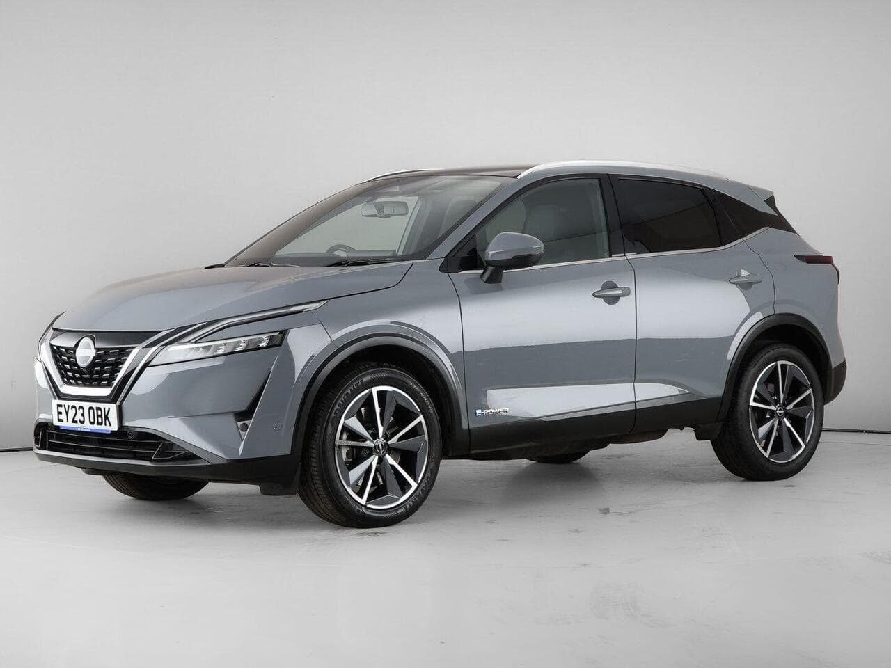Nissan Qashqai thumbnail Front Left