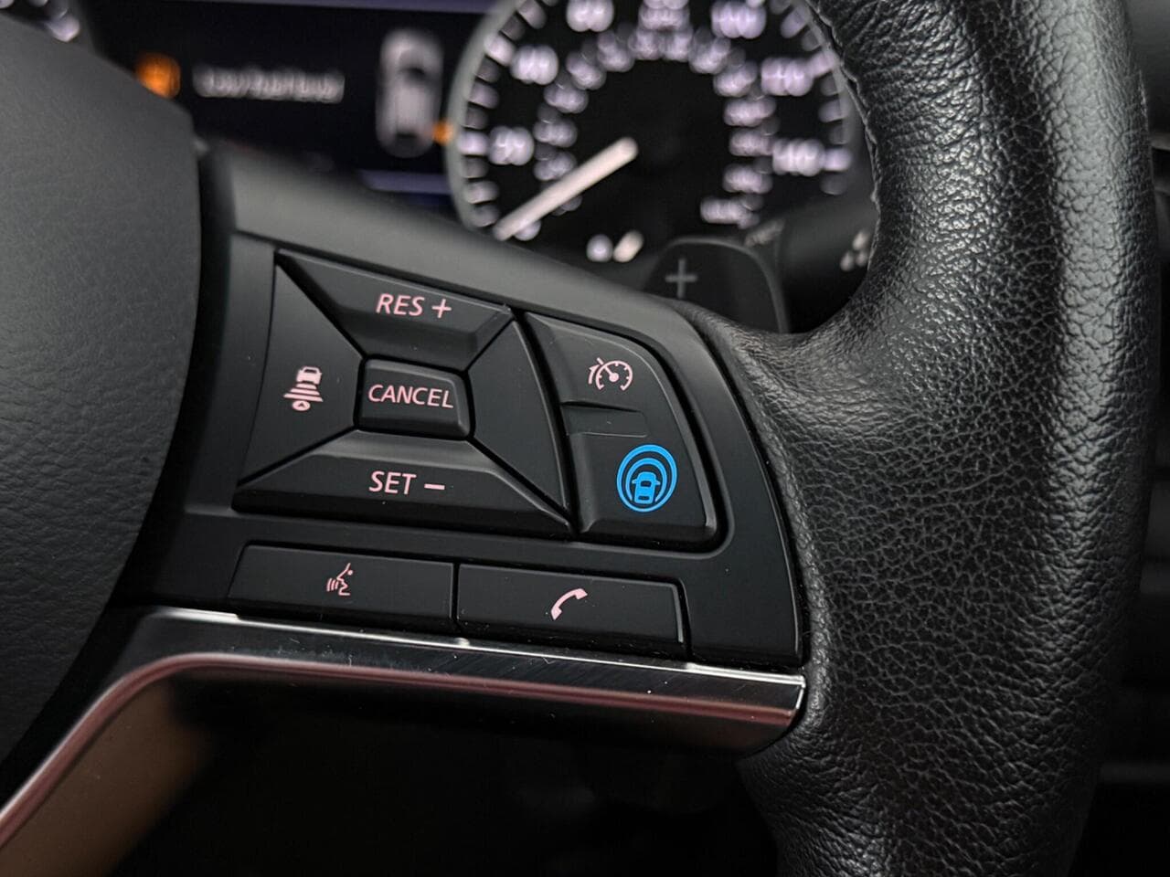 Nissan Juke thumbnail Misc Controls