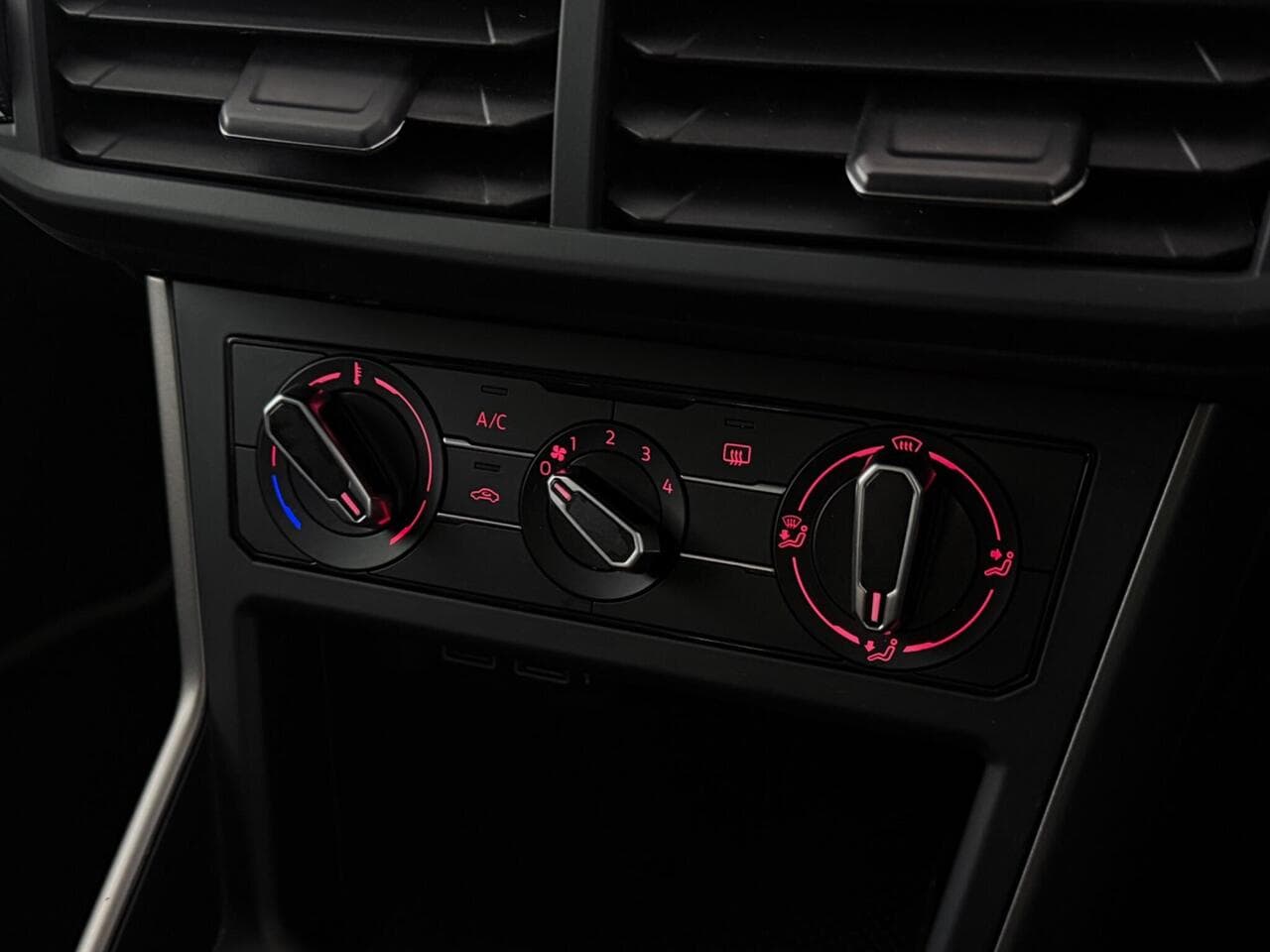 Volkswagen Polo thumbnail Misc Controls