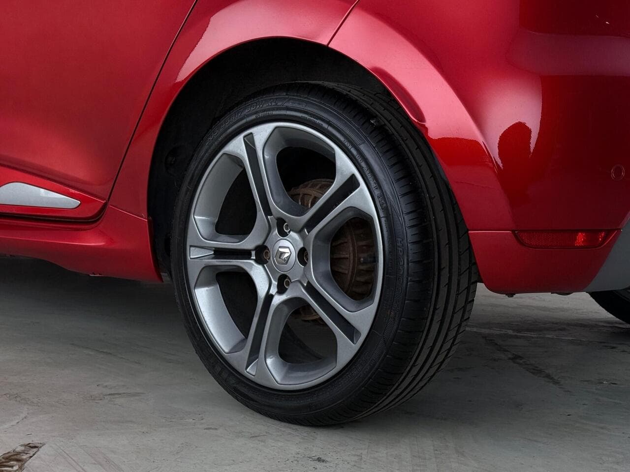 Renault Clio thumbnail Wheel