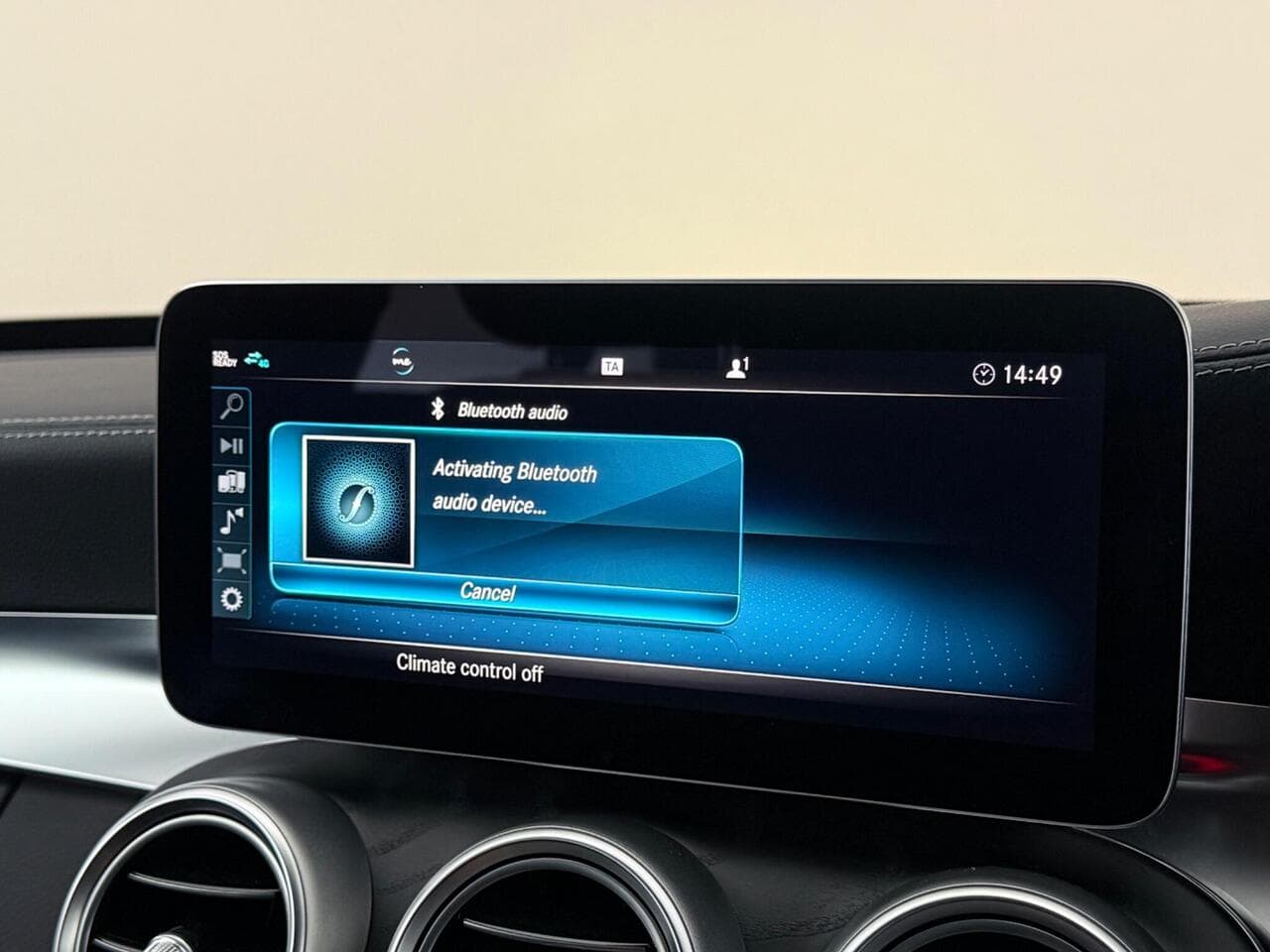Mercedes-Benz C Class thumbnail Infotainment System