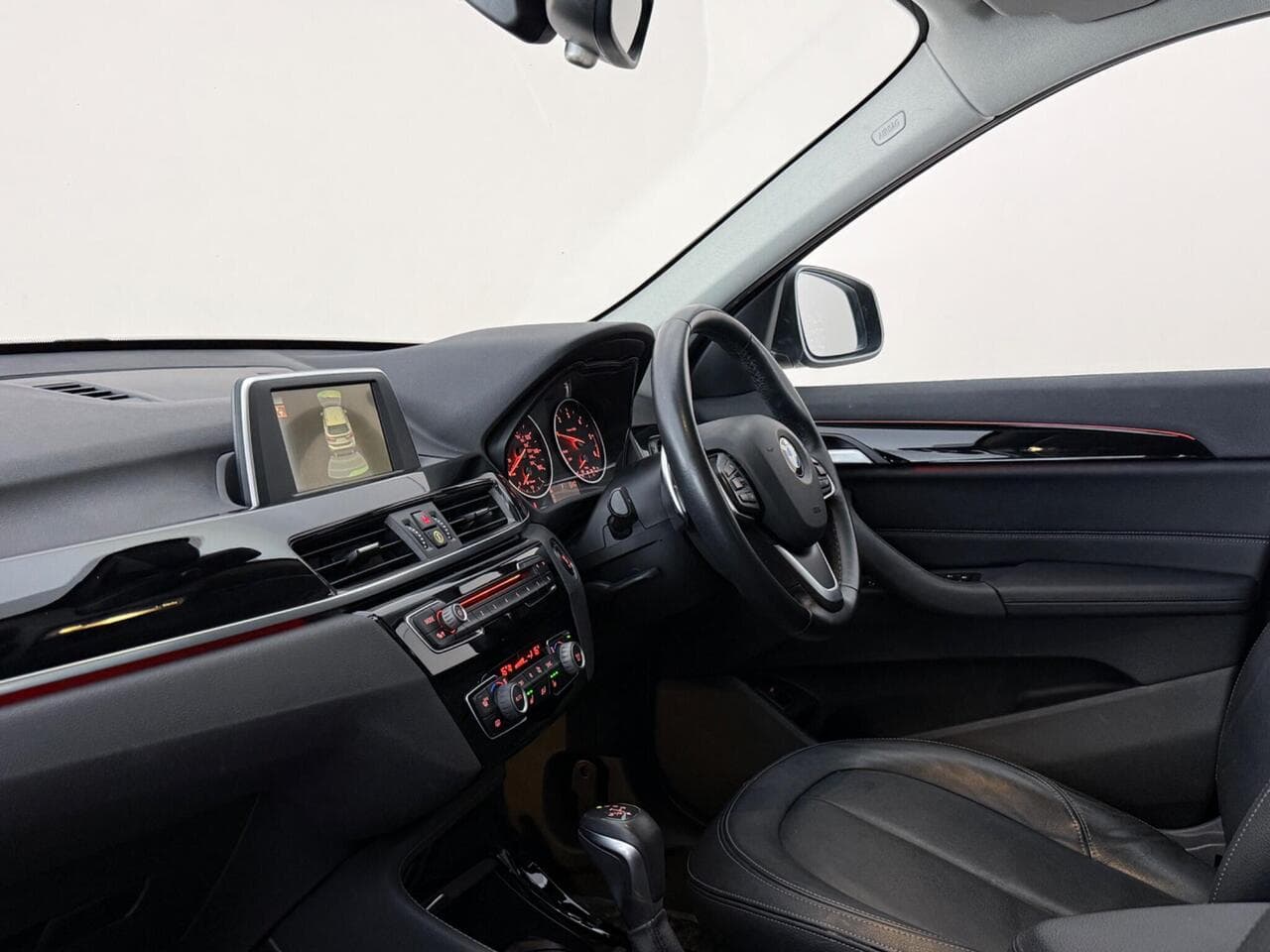 BMW X1 thumbnail Interior Front
