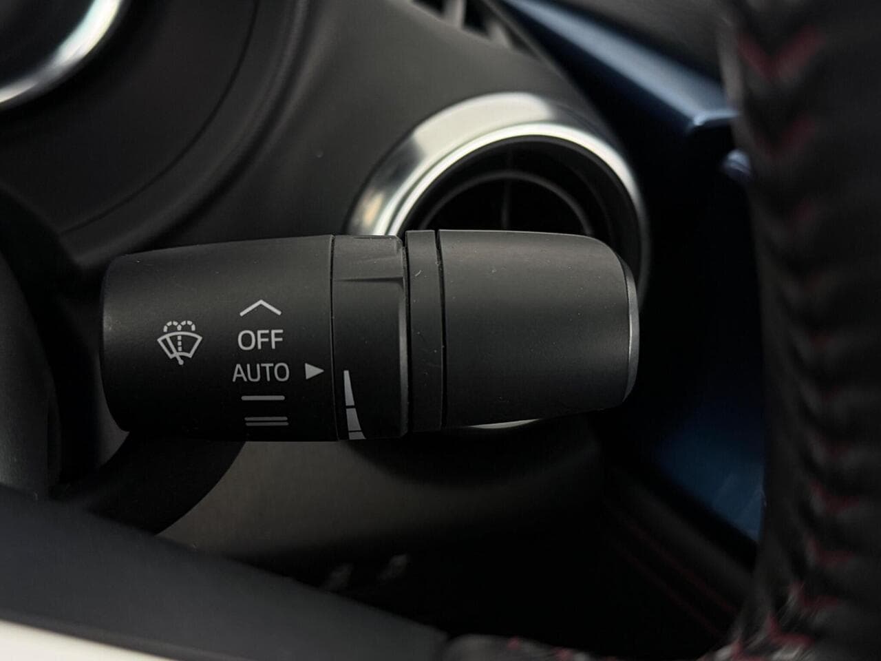 Mazda MX-5 RF thumbnail Misc Controls