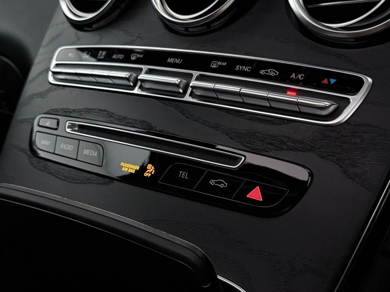 Mercedes-Benz GLC thumbnail Misc Controls