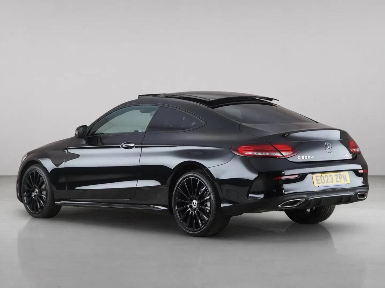 Mercedes-Benz C Class thumbnail Rear Left
