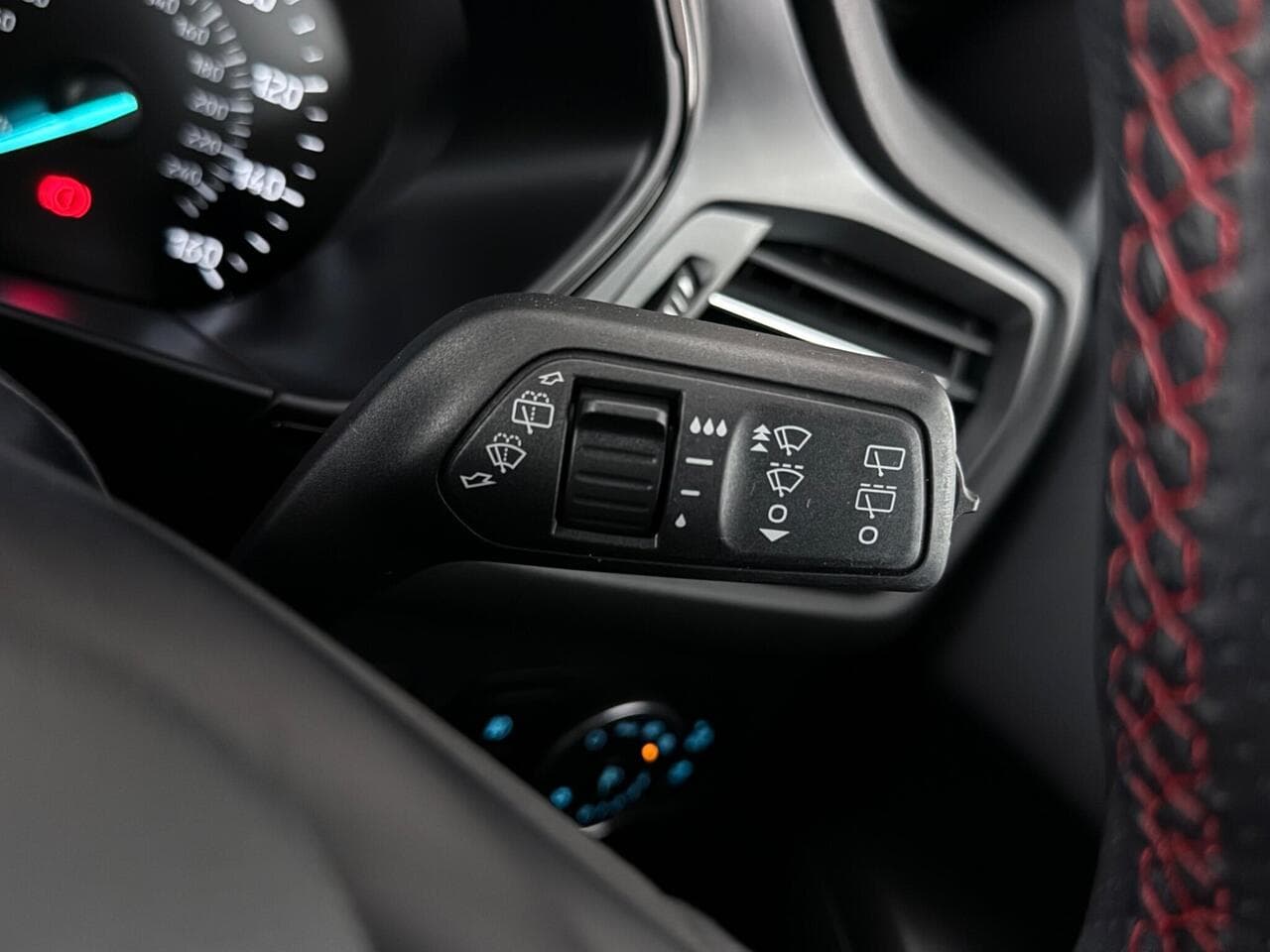 Ford Focus thumbnail Misc Controls