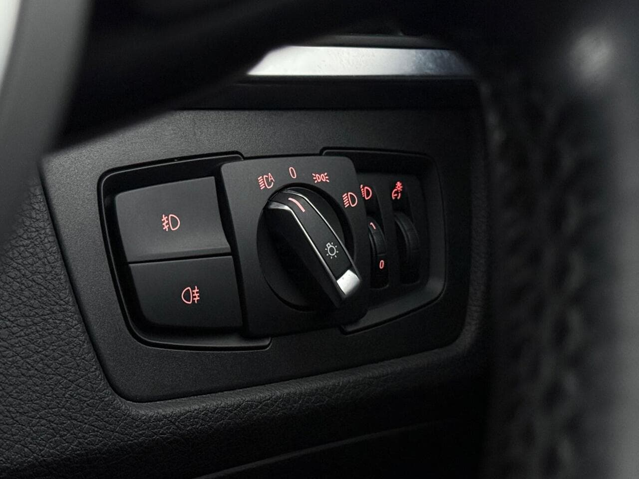 BMW 3 Series thumbnail Misc Controls