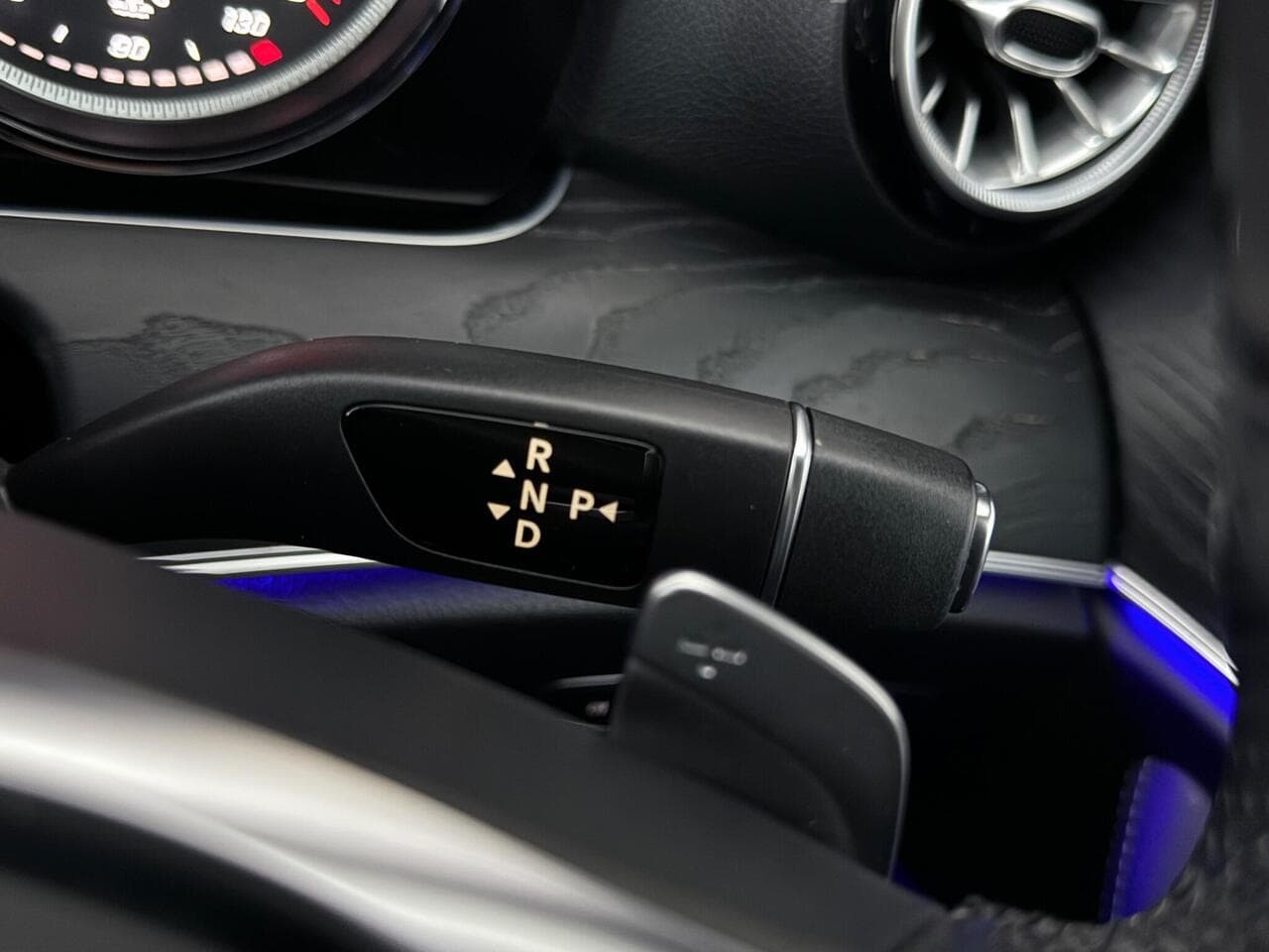Mercedes-Benz E Class thumbnail Misc Controls