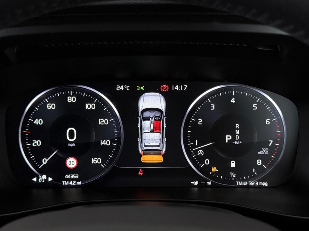 Volvo XC40 thumbnail Driver Instruments