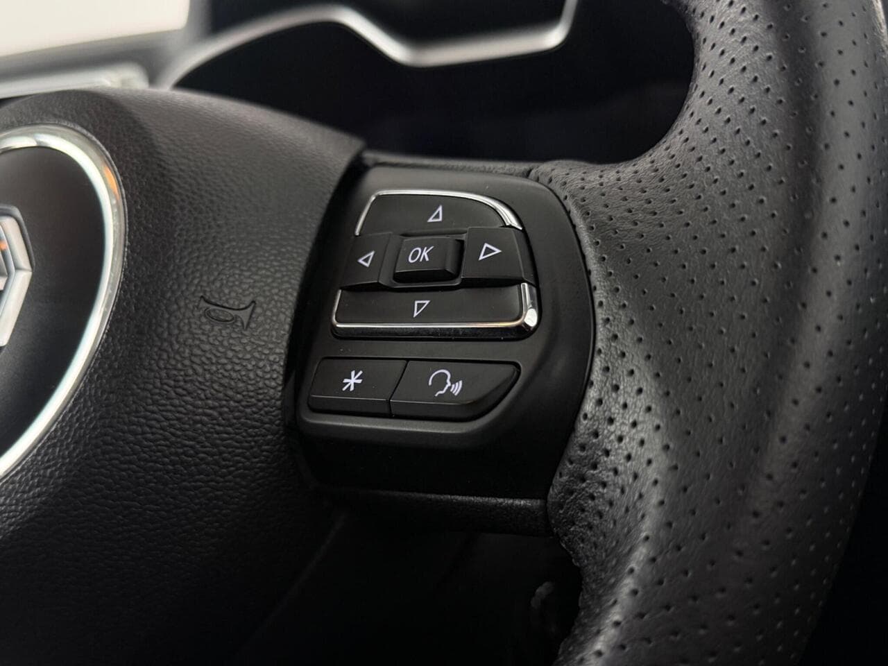 MG MG ZS thumbnail Misc Controls