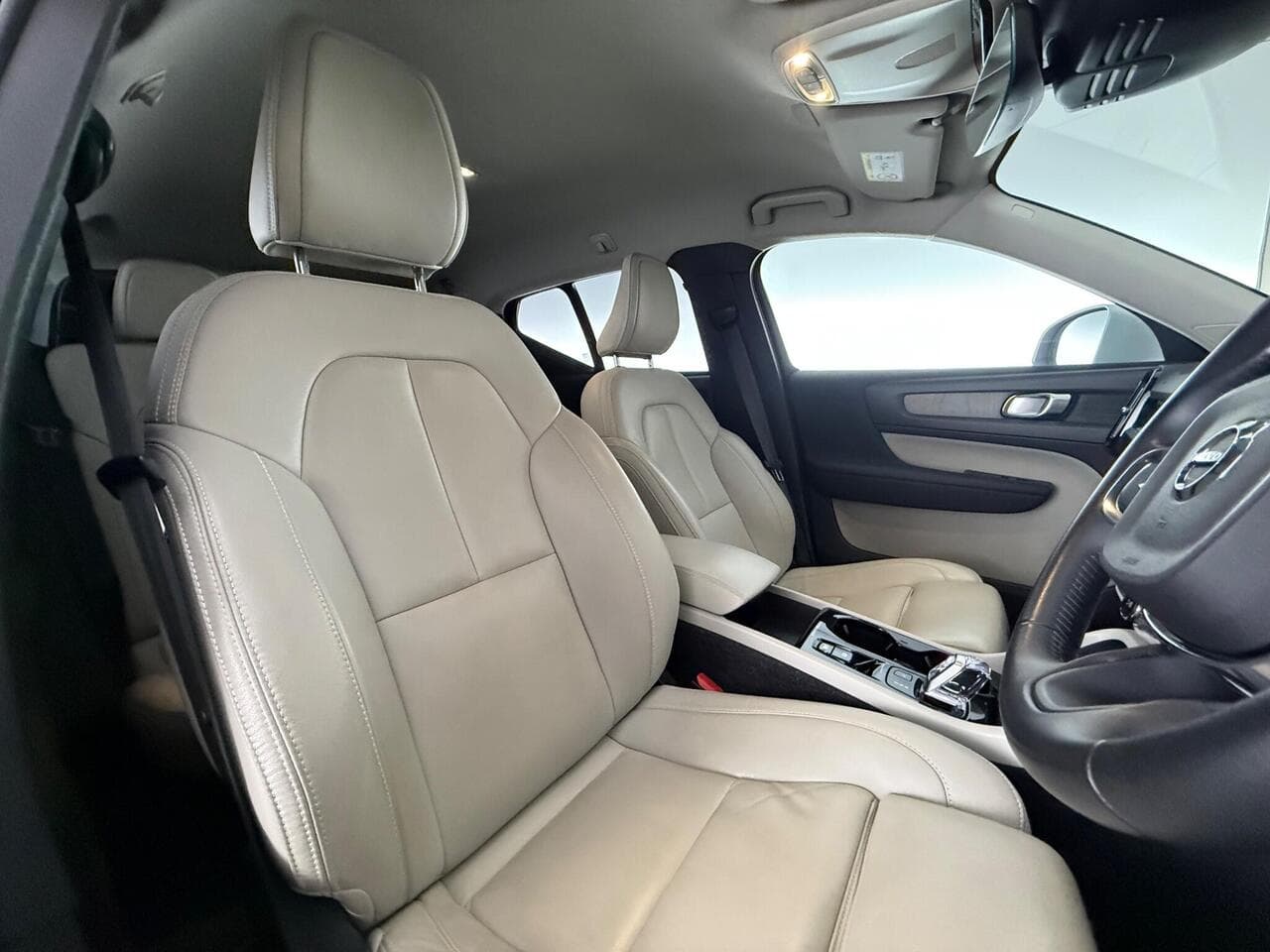 Volvo XC40 thumbnail Seat Driver