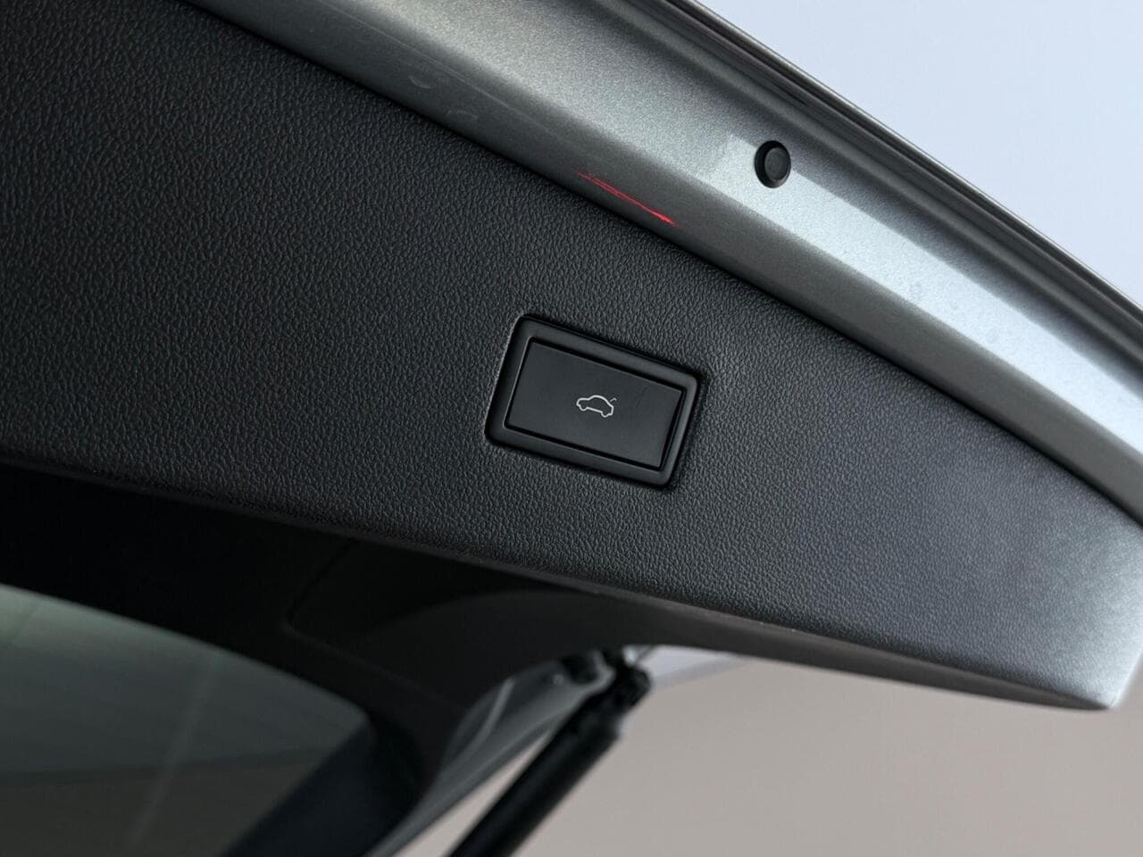 Volkswagen Tiguan Allspace thumbnail Misc Controls