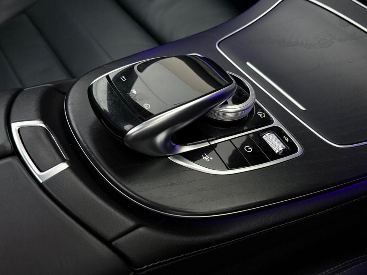 Mercedes-Benz E Class thumbnail Inconclusive