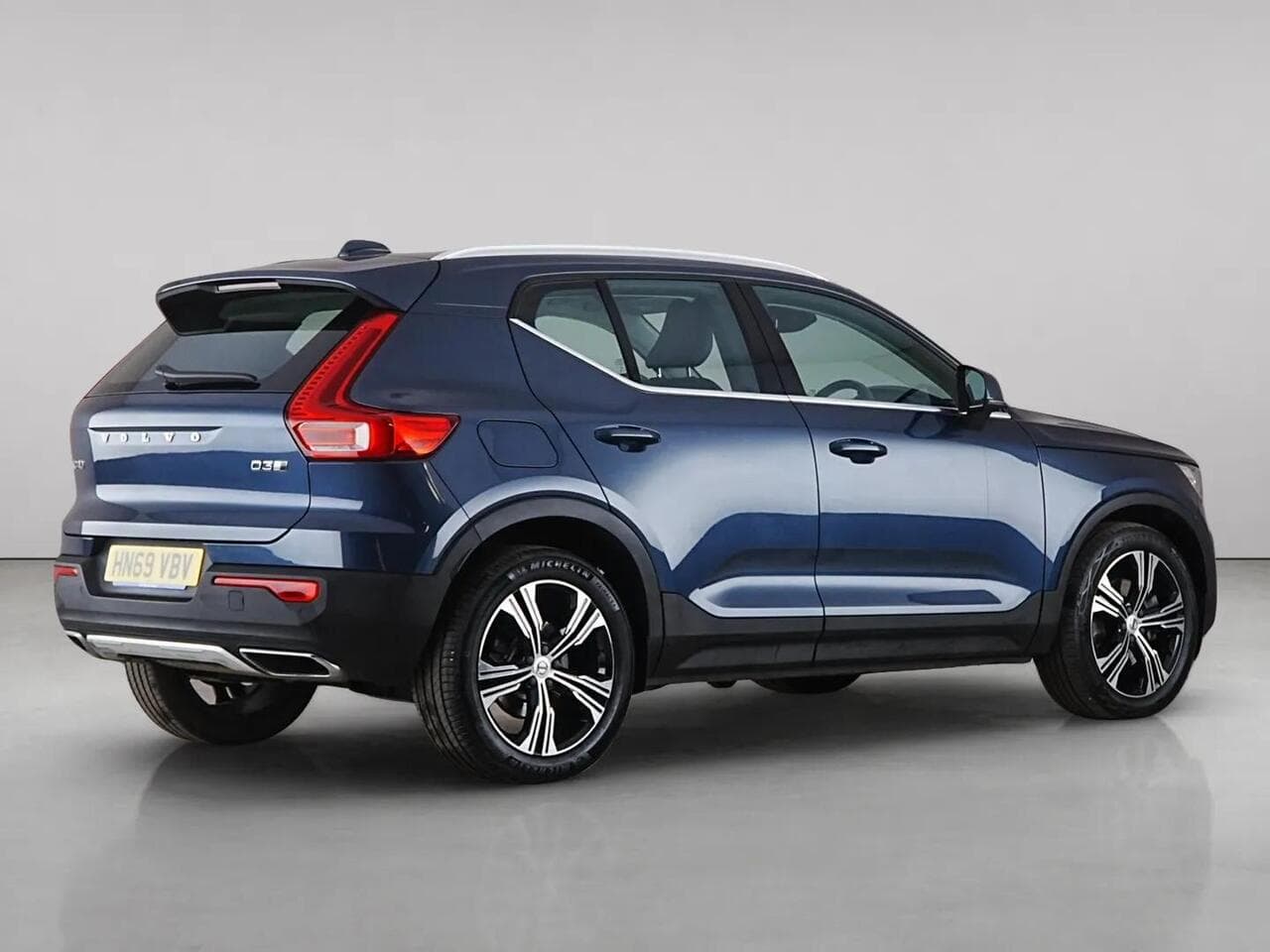 Volvo XC40 thumbnail Rear Right
