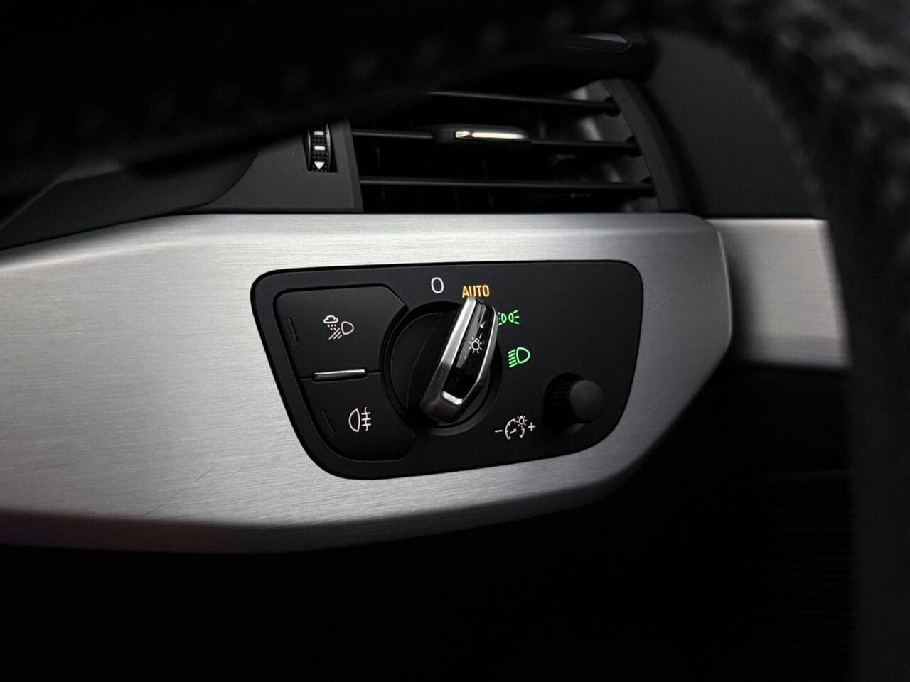 Audi A4 Avant thumbnail Misc Controls