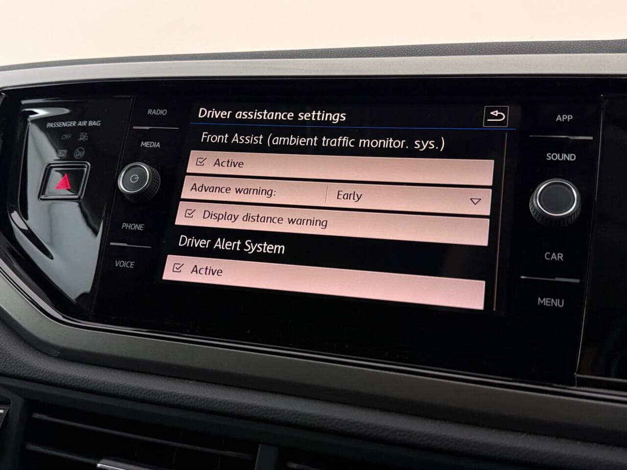 Volkswagen Polo thumbnail Infotainment System