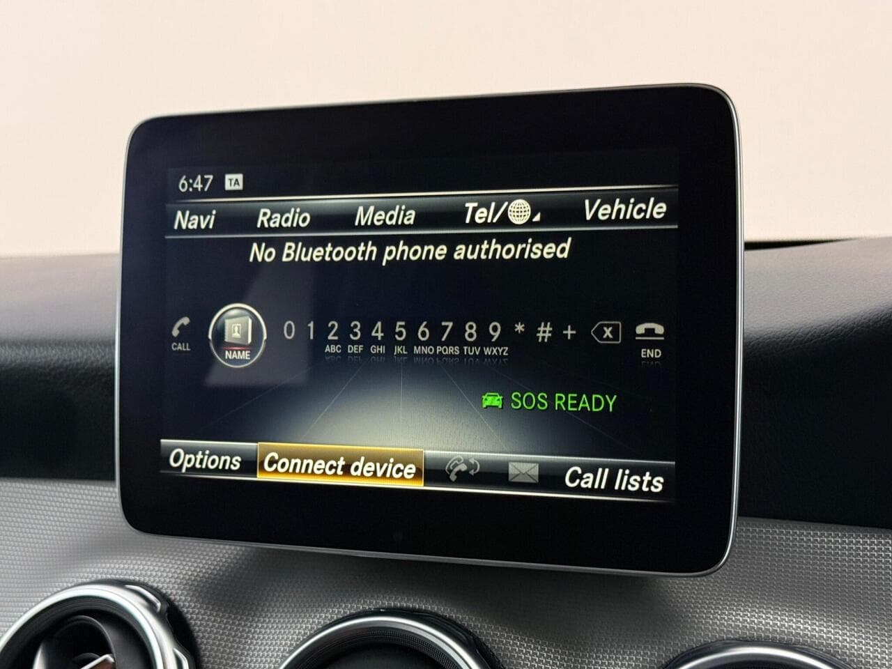 Mercedes-Benz GLA thumbnail Infotainment System