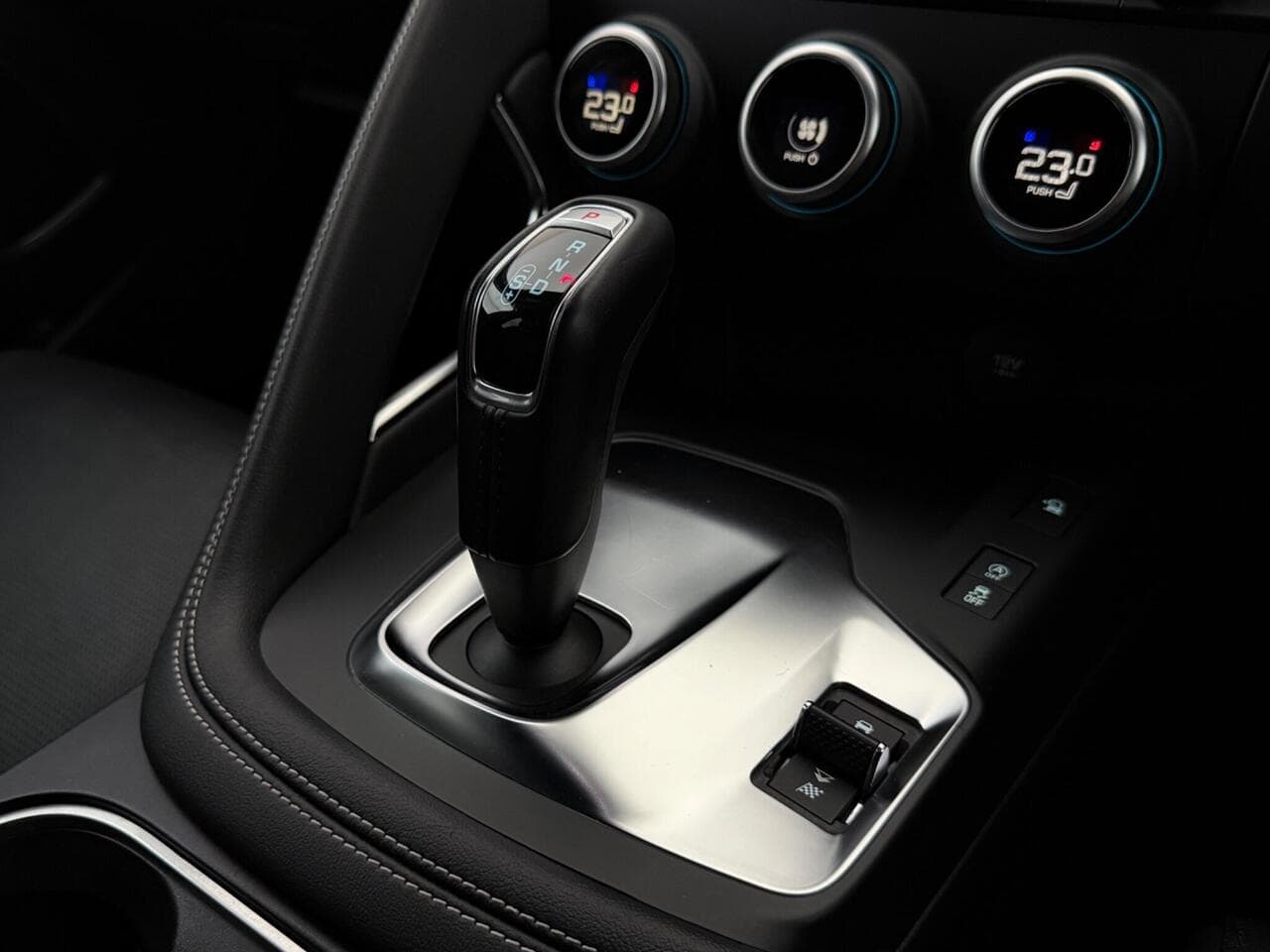 Jaguar E-PACE thumbnail Interior Front