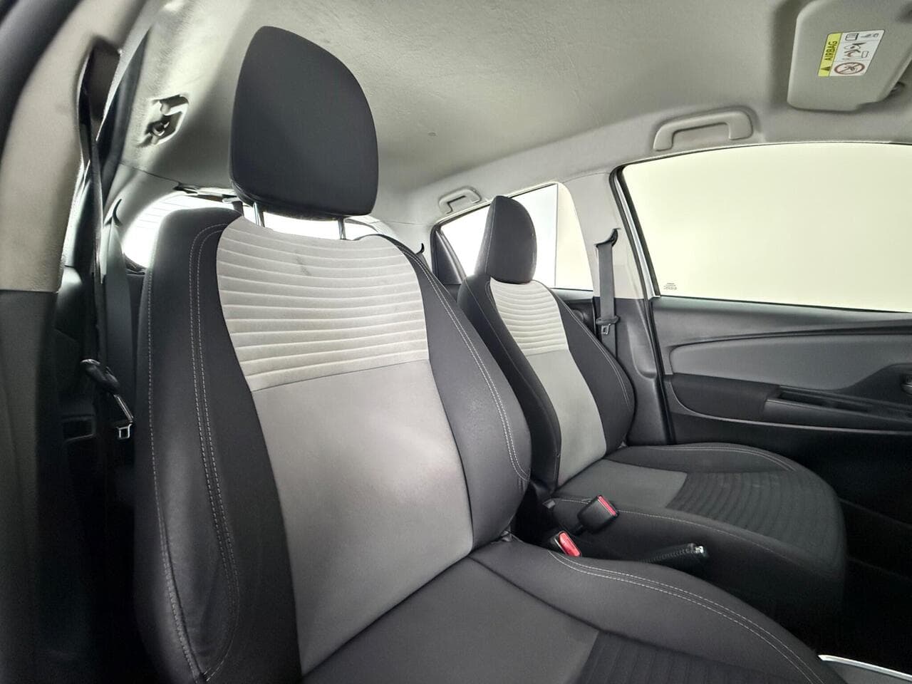 Toyota Yaris thumbnail Seat Driver