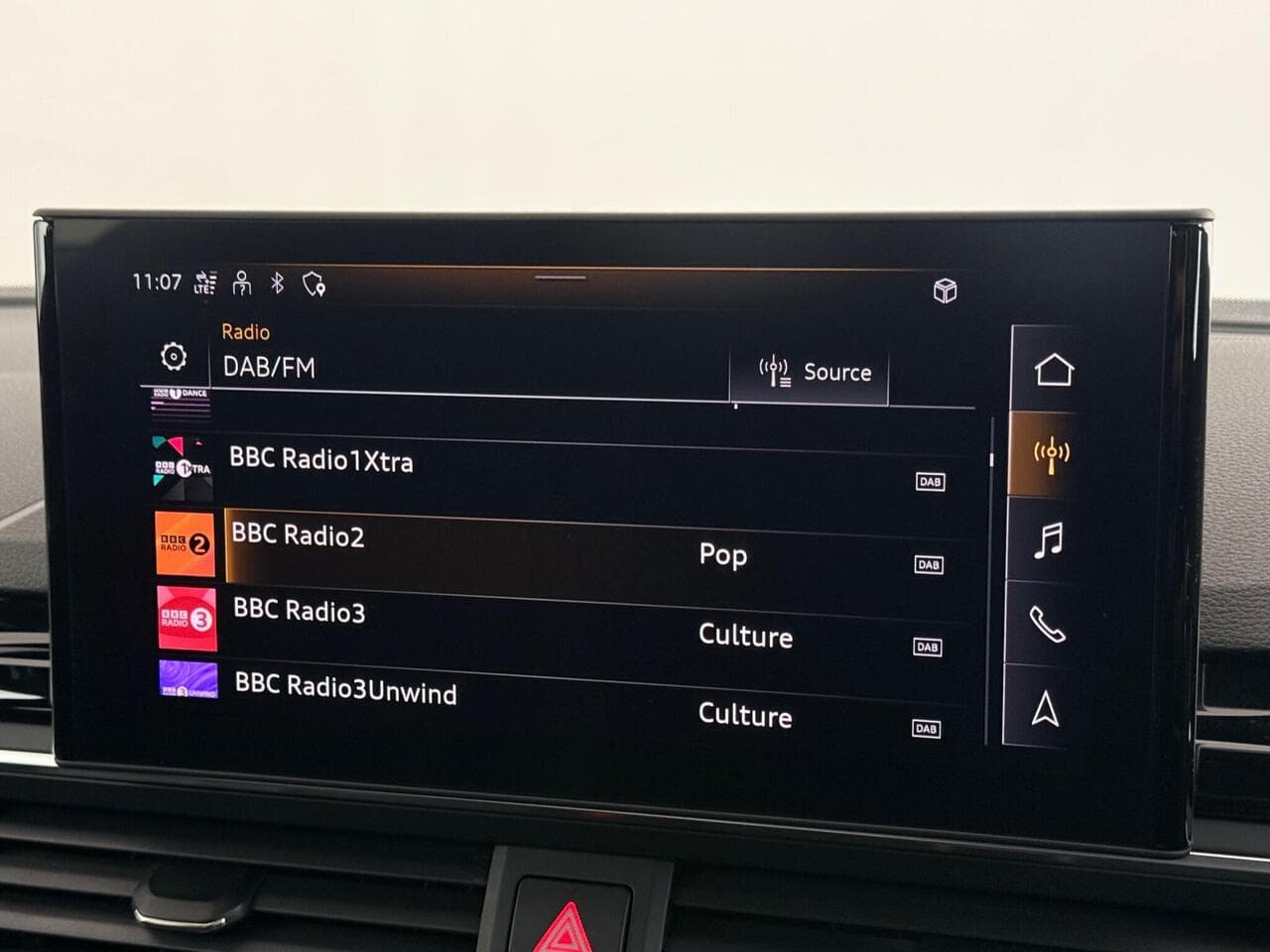 Audi A4 Avant thumbnail Infotainment System