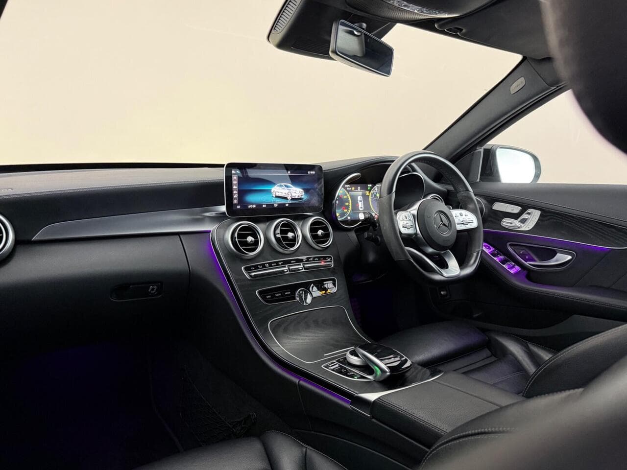 Mercedes-Benz C Class thumbnail Interior Front