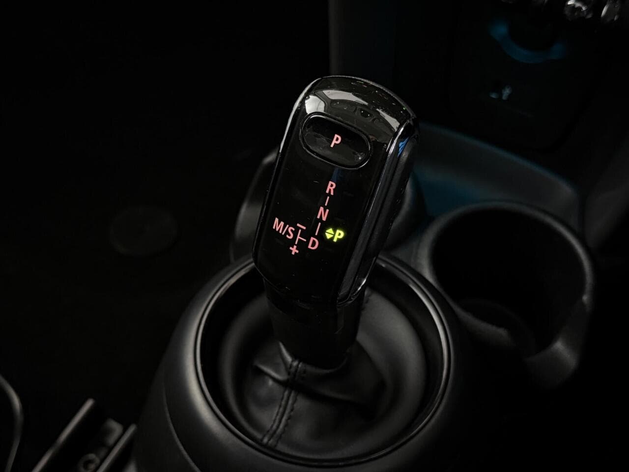 MINI Hatch thumbnail Interior Front